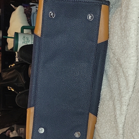 Black and Tan Satchel with Structured Shape and Sturdy Material - Picture 8 of 12